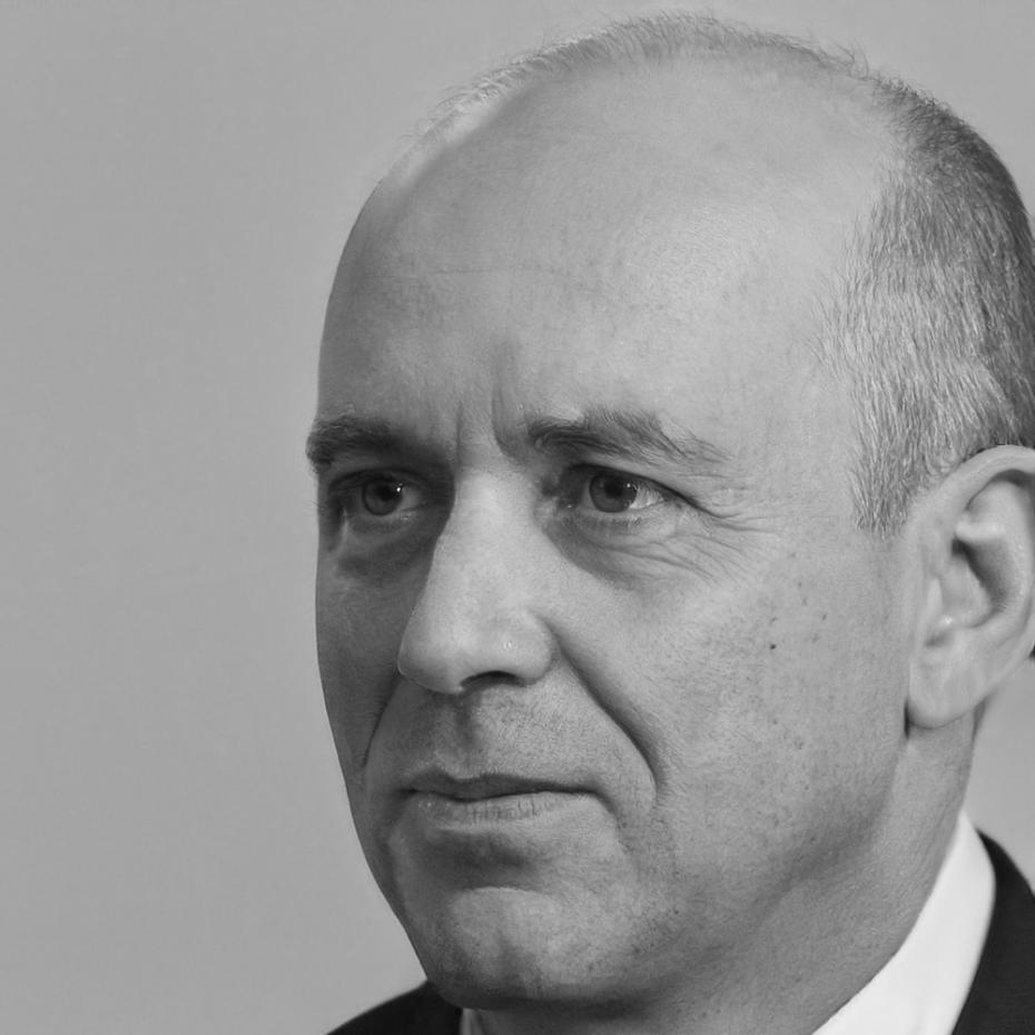 Portret van docent Thiago Fernandez